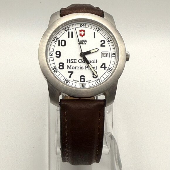 Vintage Victorinox  Swiss Army Field Round Unisex Watch Working - Picture 1 of 9